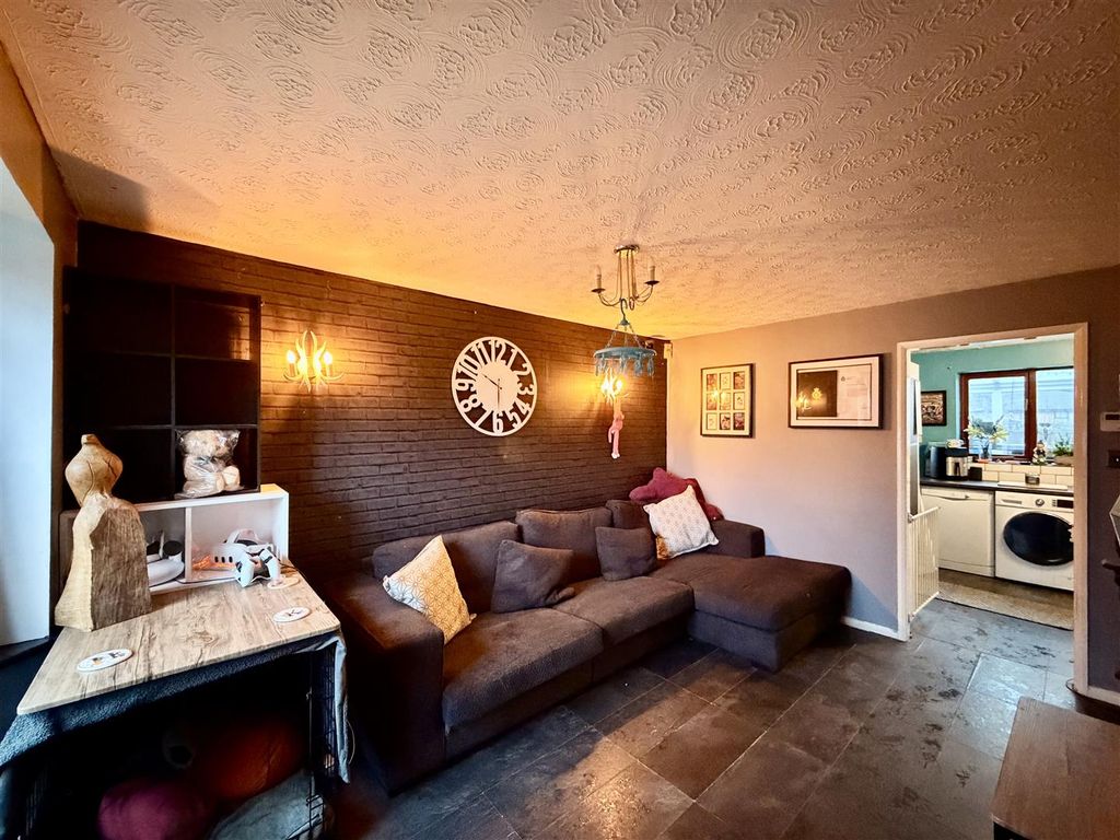 Property photo 2 of 14 2