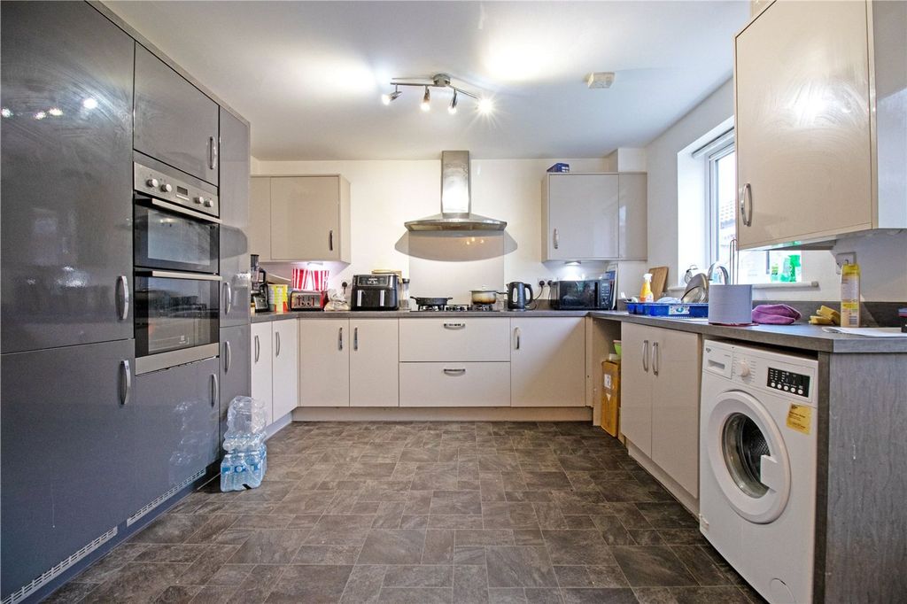 Property photo 2 of 18 Picture No. 08