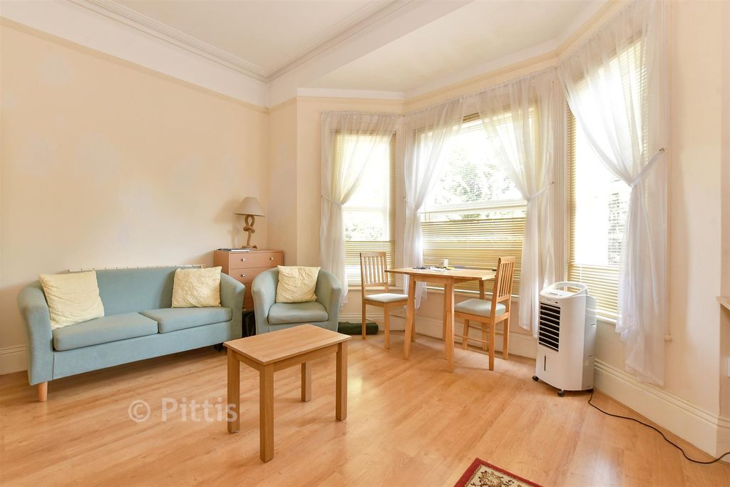Property photo 2 of 7 Lounge/Dining Room