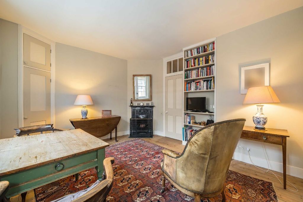 Property photo 2 of 8