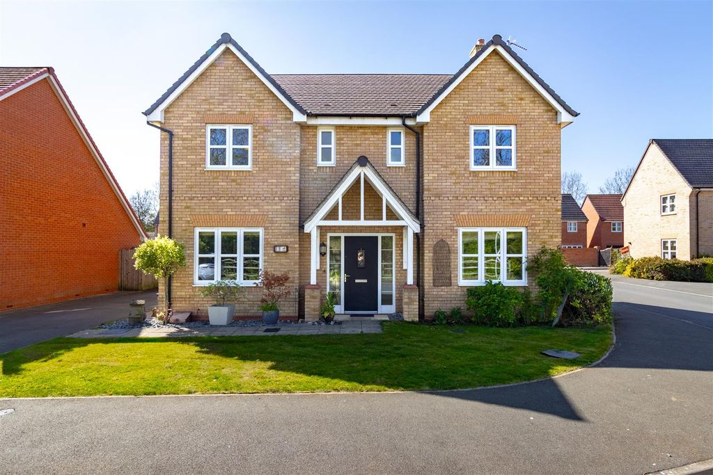 Property photo 1 of 33