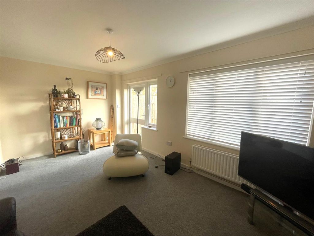 Property photo 3 of 10 d90F3A16-Ba25-44De-Bb82-d439E0F3B628.Jpg