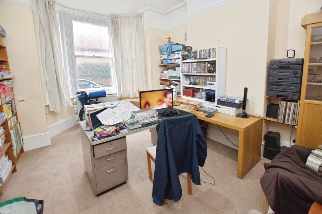 Property photo 2 of 5