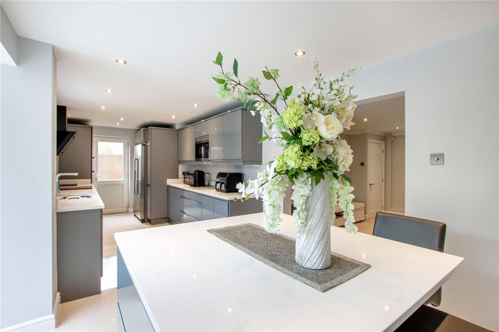 Property photo 3 of 24 Kitchen