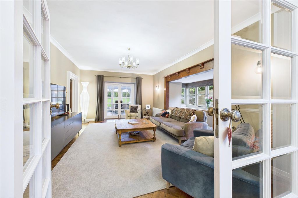 Property photo 2 of 25