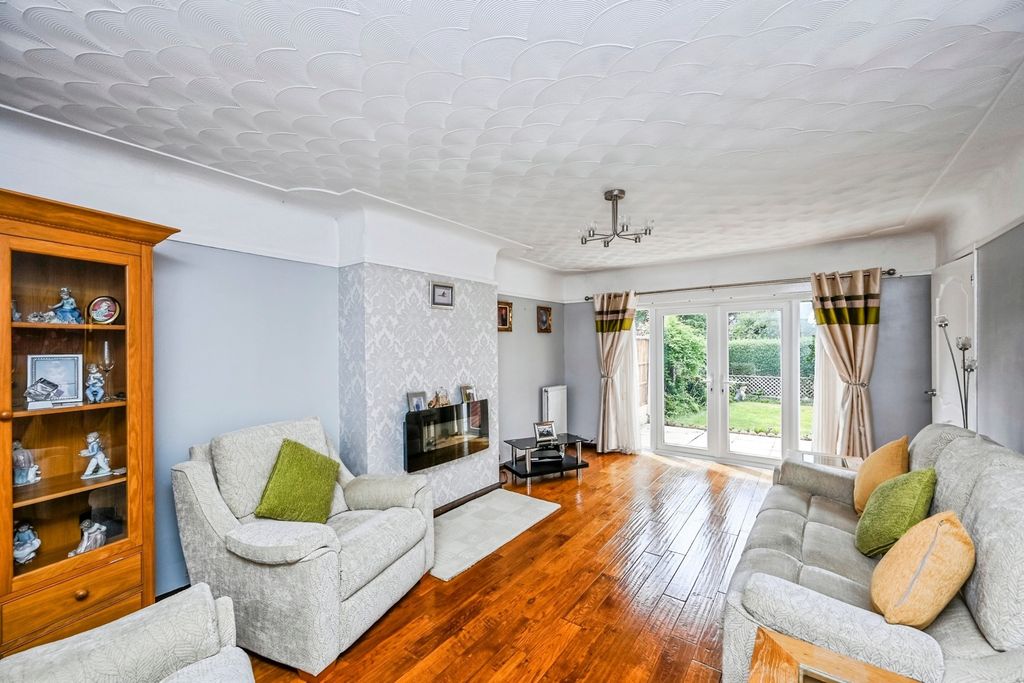 Property photo 2 of 17 Photo