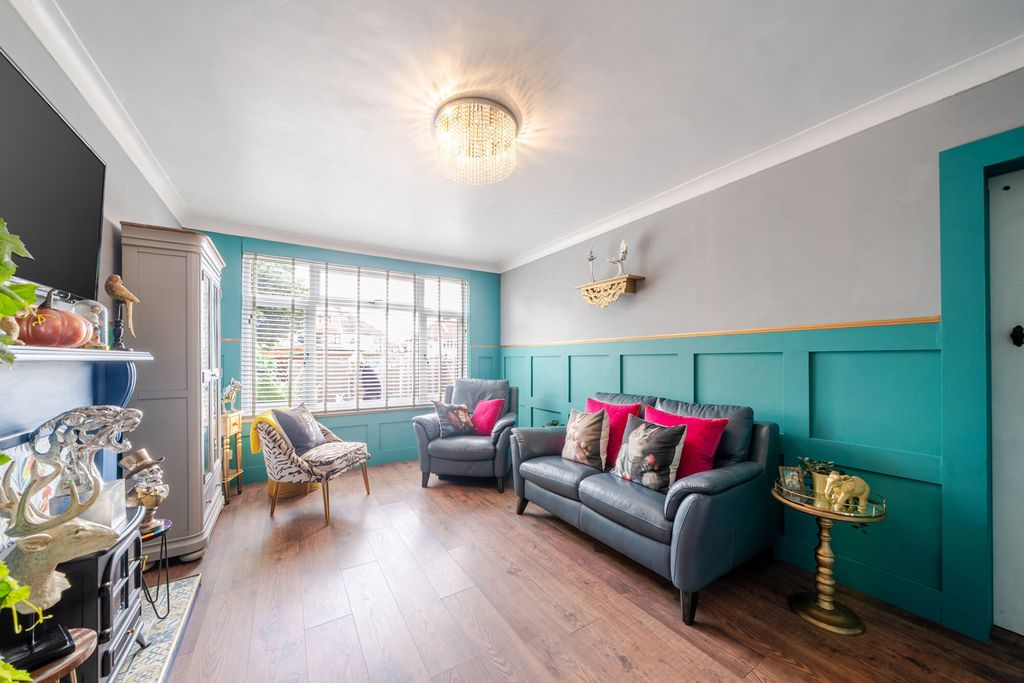 Property photo 3 of 12 1471826-9-6A21587...