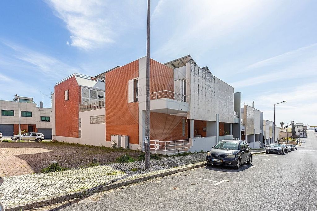 Property photo 2 of 44