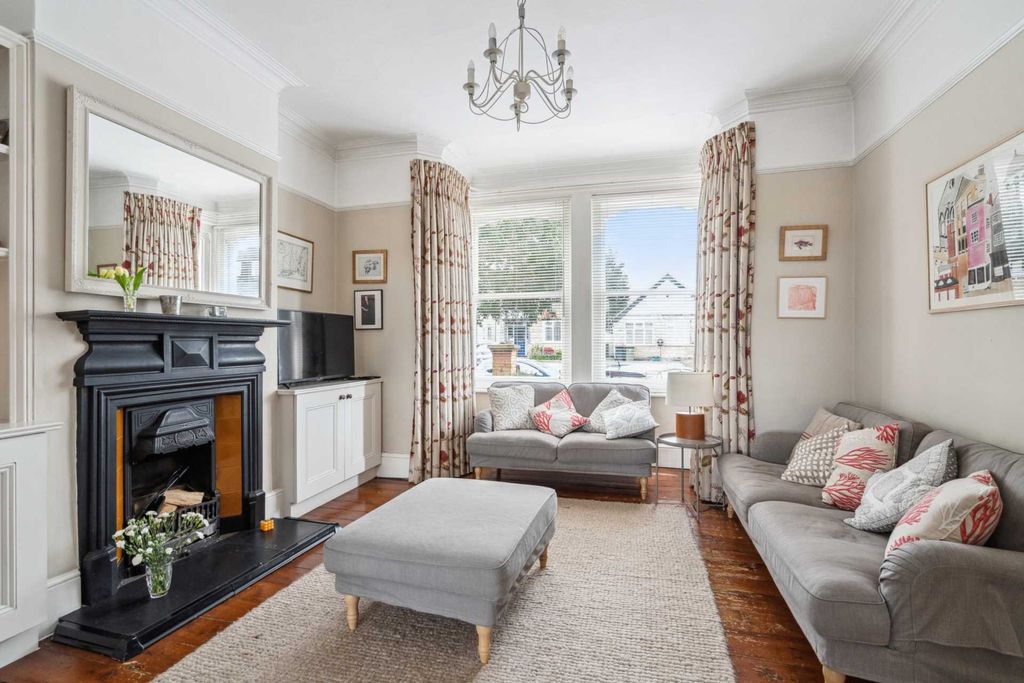 Property photo 3 of 16