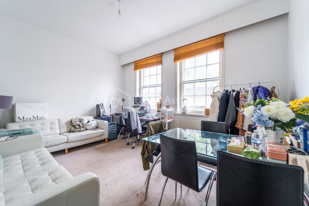 Property photo 3 of 10 Mba01911