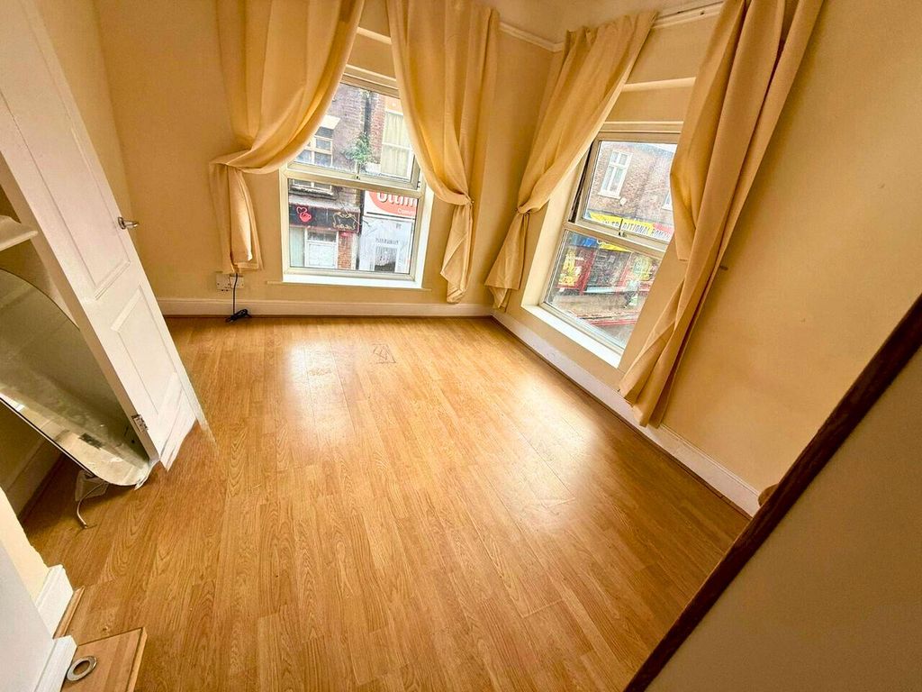 Property photo 1 of 3 Bedroom