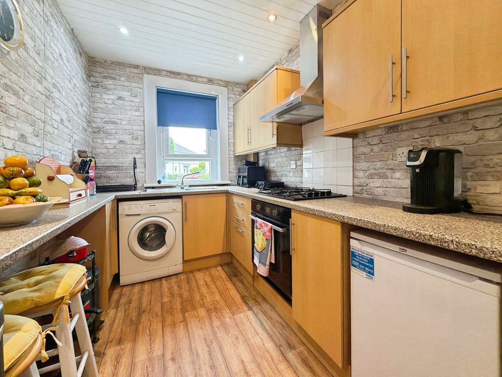 Property photo 2 of 11 Kitchen