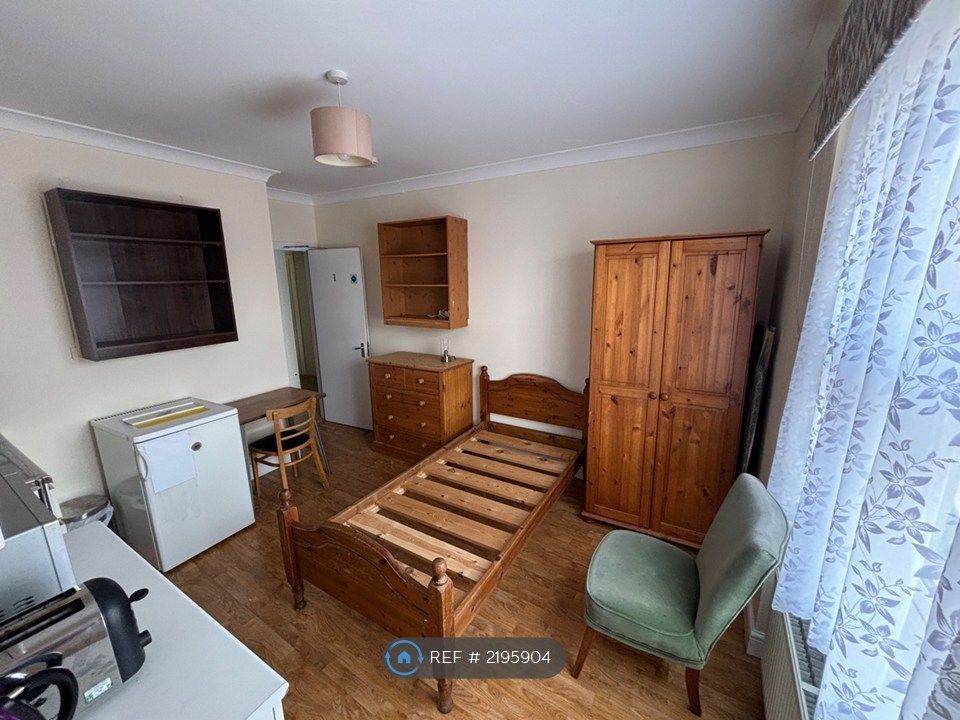 Property photo 3 of 4