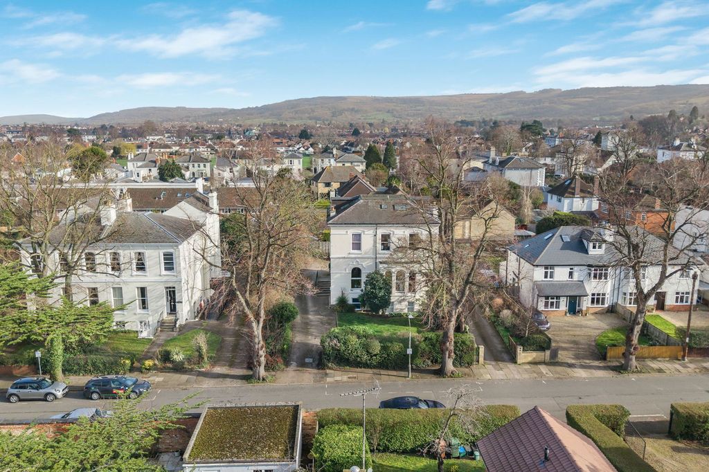 Property photo 2 of 13