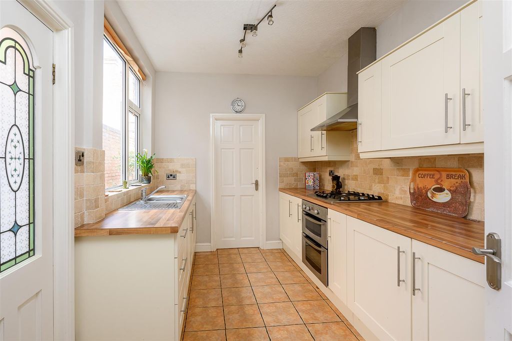 Property photo 2 of 15 Kitchen