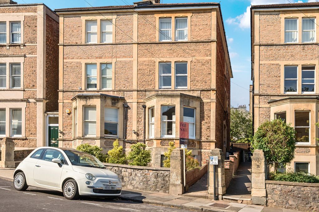 2 bed flat for saleClifton Park Road, Bristol BS8