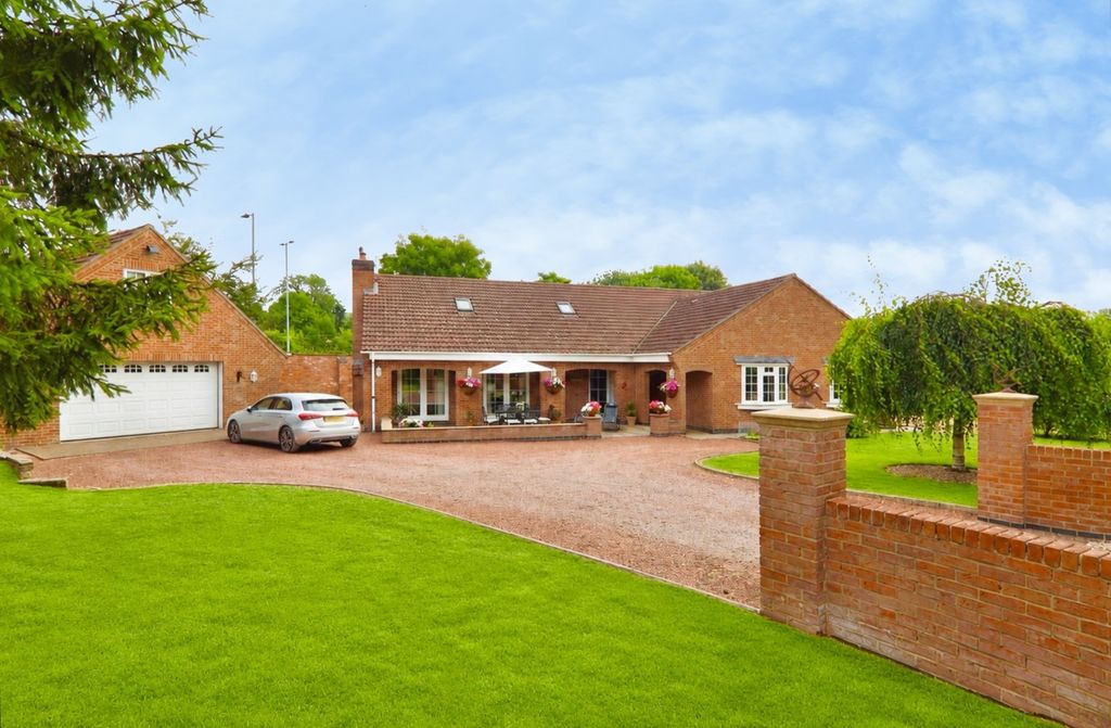 Property photo 1 of 17 4853344