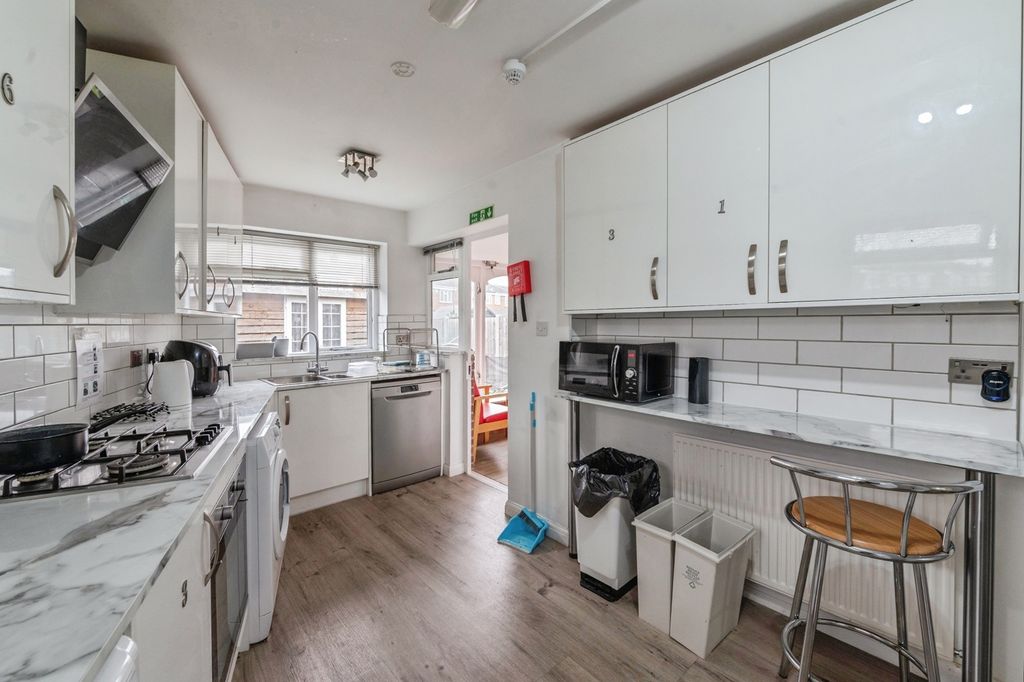 Property photo 2 of 20 Picture