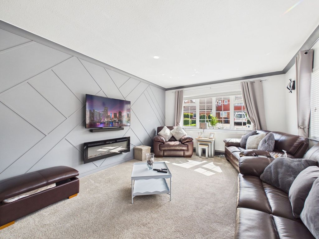 Property photo 2 of 21 Lounge