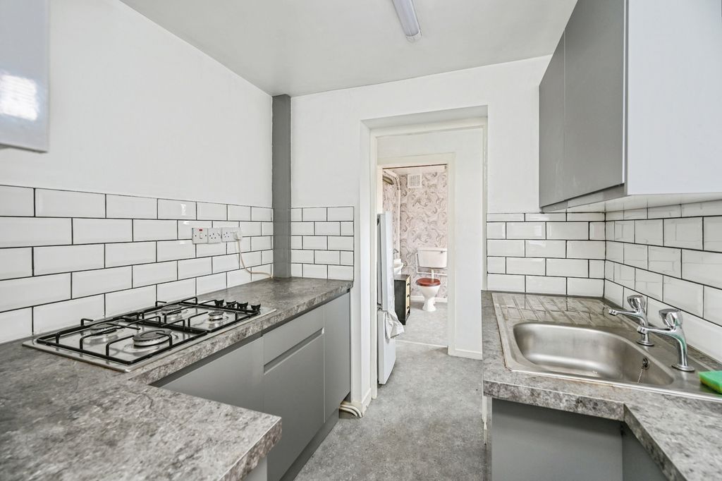 Property photo 2 of 16 Pbox-Img.Jpg