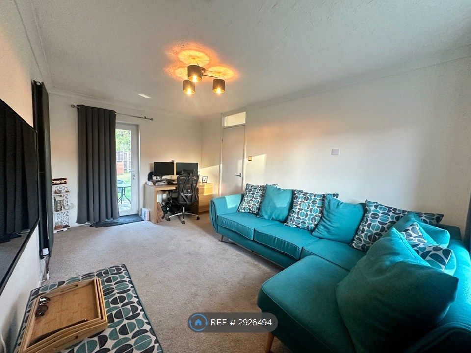 Property photo 3 of 9 Large Lounge And Wfh Space