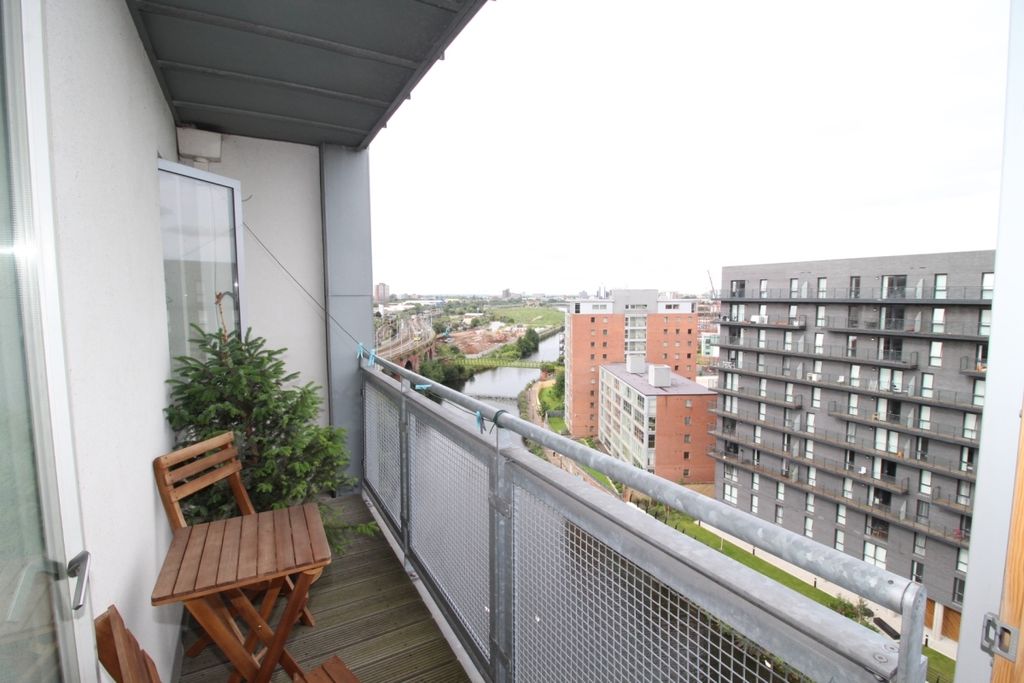 Property photo 3 of 8 Balcony