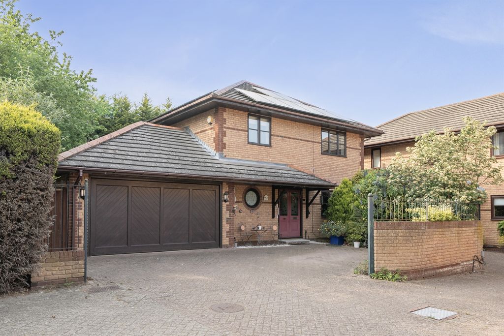 Property photo 1 of 23
