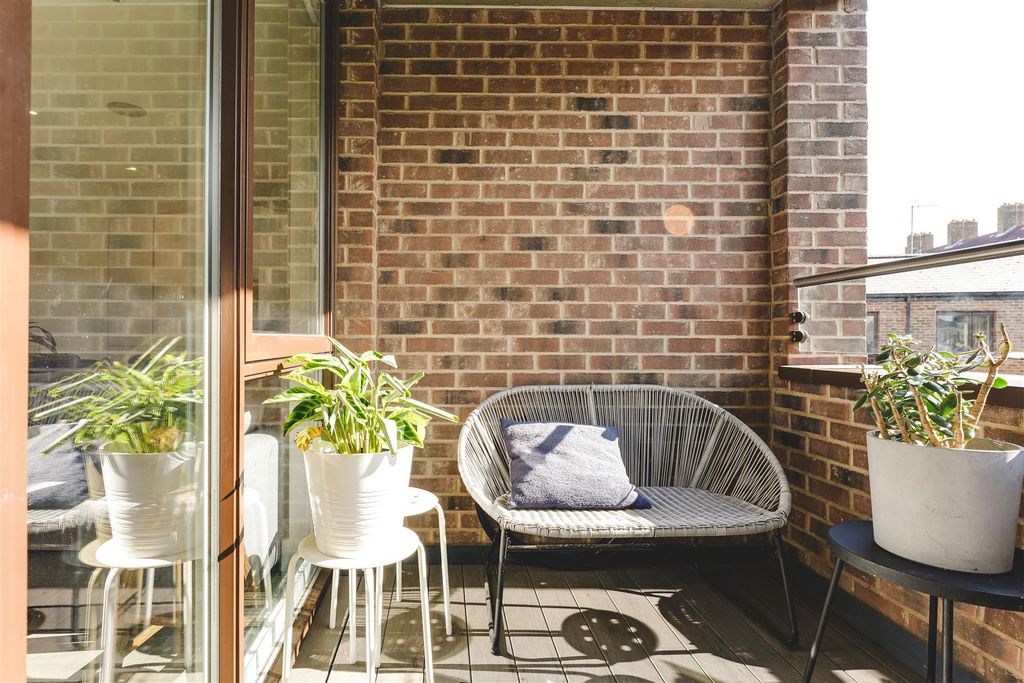 Property photo 3 of 21 Wadeson Street -6.Jpg