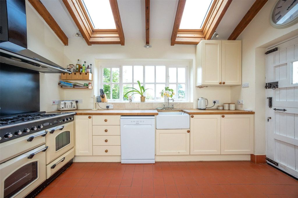 Property photo 2 of 16 Kitchen