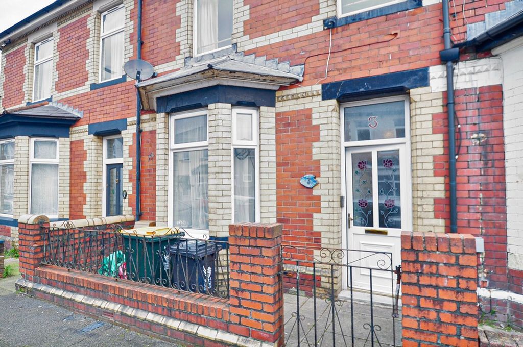 Property photo 1 of 17