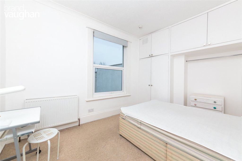 Property photo 2 of 14 Picture No. 16