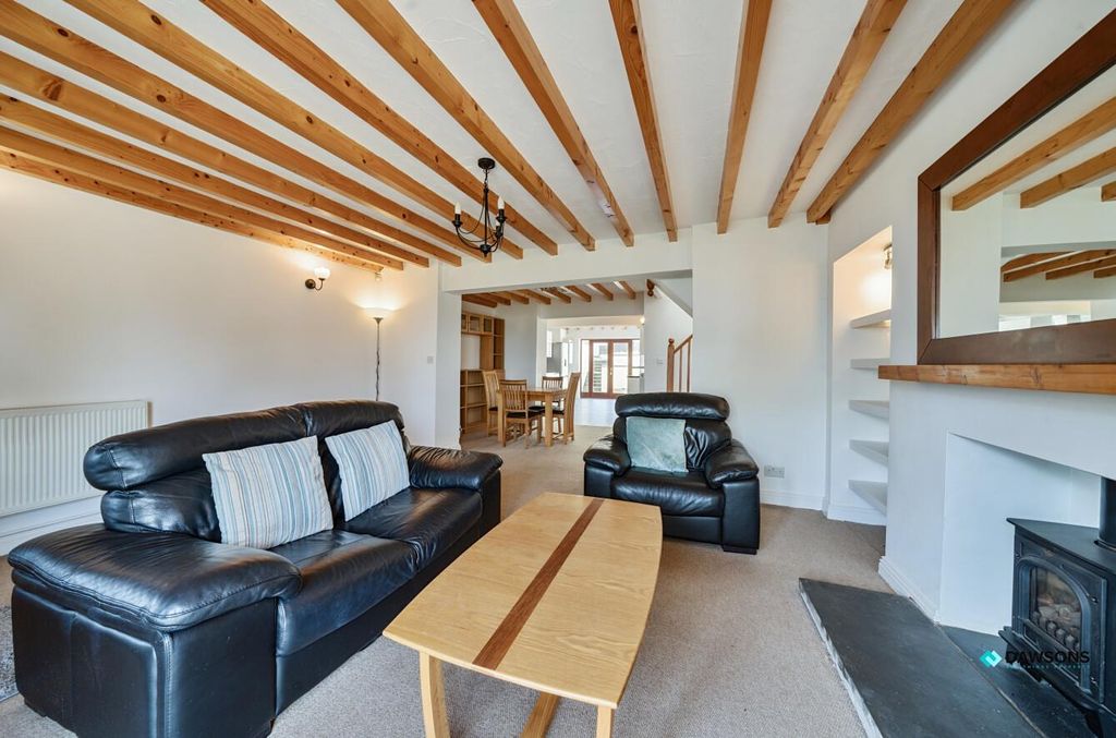Property photo 3 of 27 20A4Da24-07dc-4c58-B2Ef-634Eb0A43197.Jpg