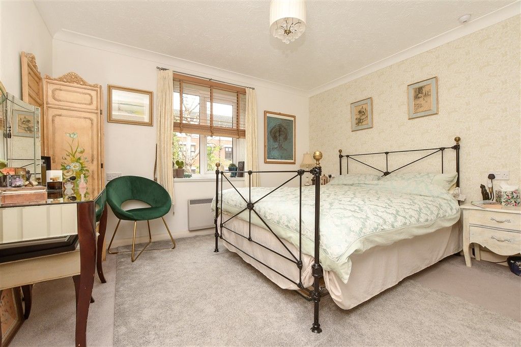 Property photo 1 of 10 Bedroom