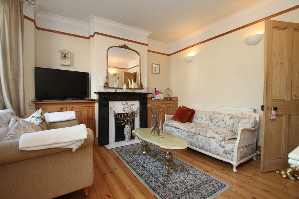 Property photo 2 of 14