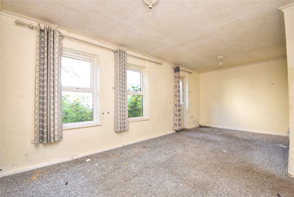 Property photo 2 of 11 Picture No. 12