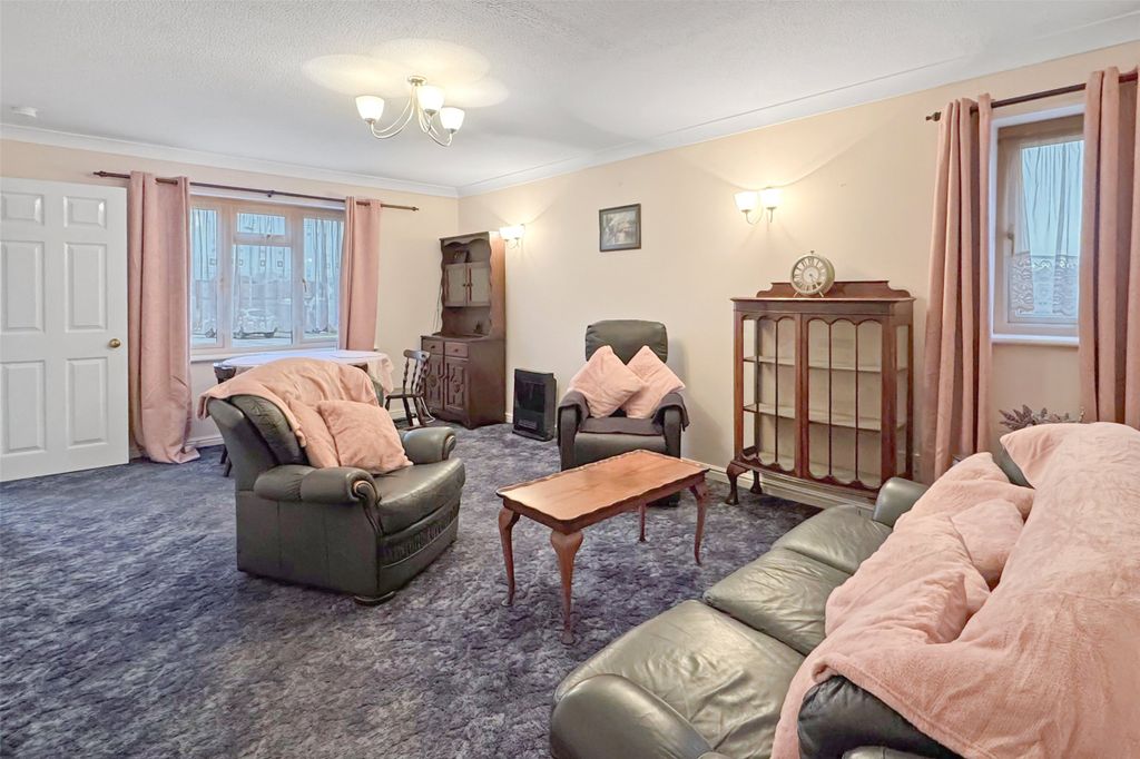 Property photo 3 of 14 3 - Picture No. 18