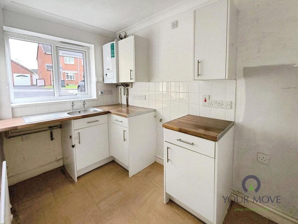 Property photo 2 of 9 Kitchen