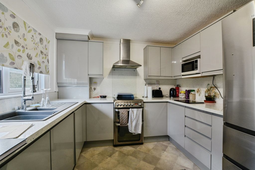 Property photo 3 of 20