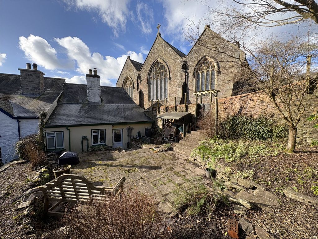 Property photo 2 of 17 Picture No. 24