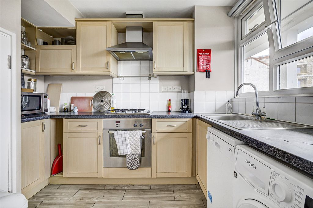 Property photo 2 of 12 Picture No. 25