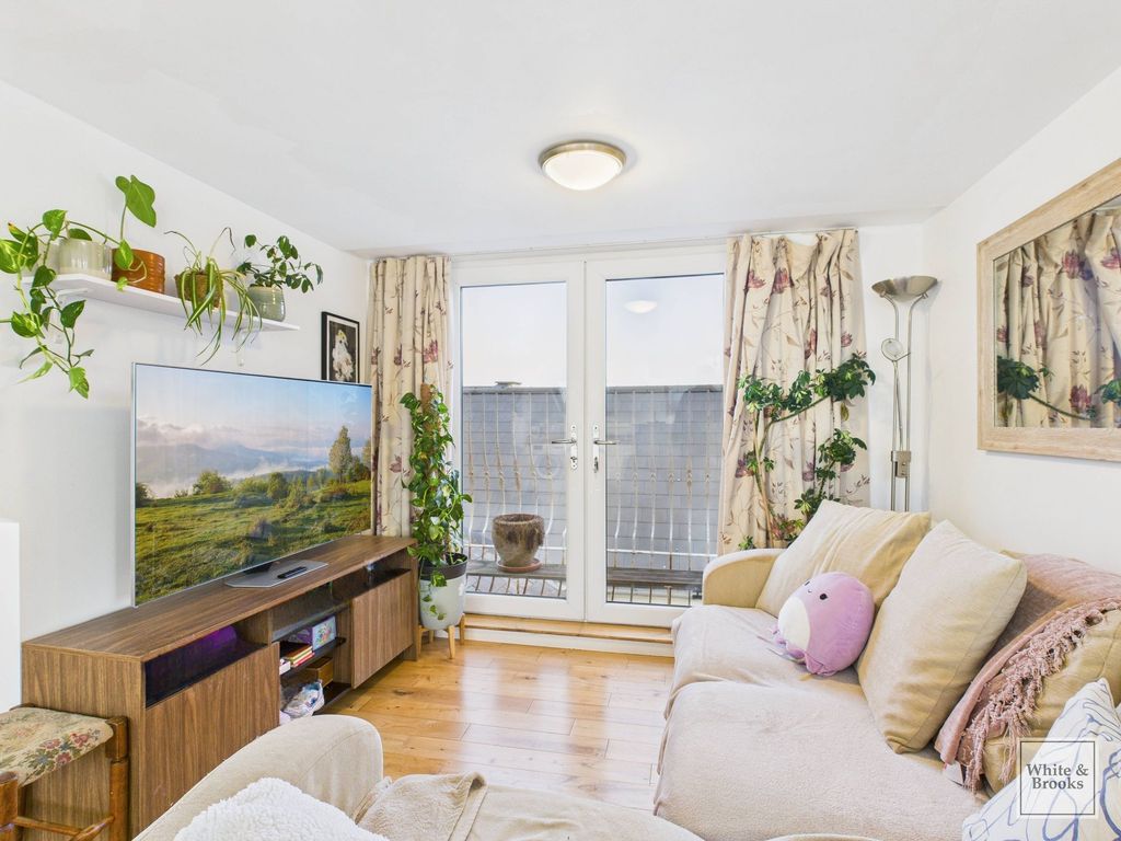 Property photo 2 of 18 Living Area