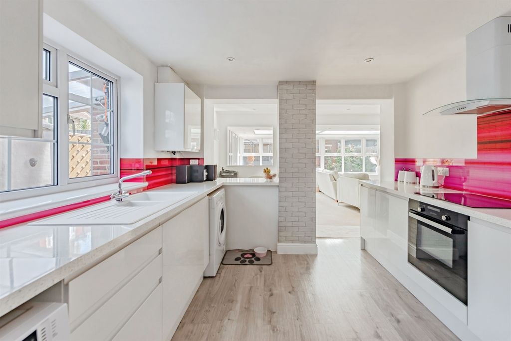 Property photo 3 of 17