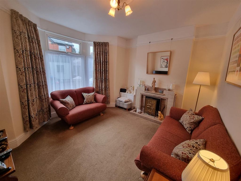 Property photo 2 of 24 10945.Jpg