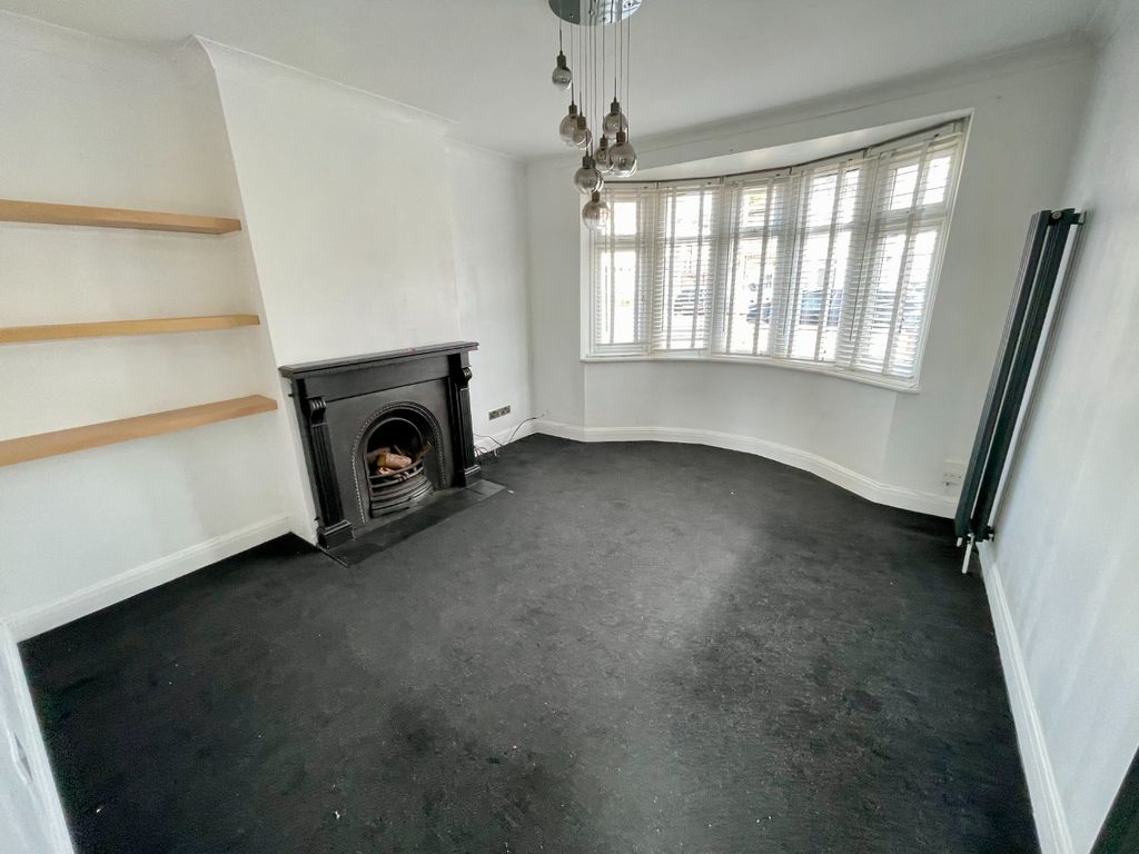 Property photo 2 of 8 3142794