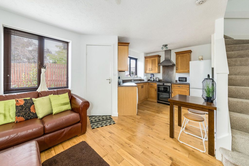 Property photo 2 of 12