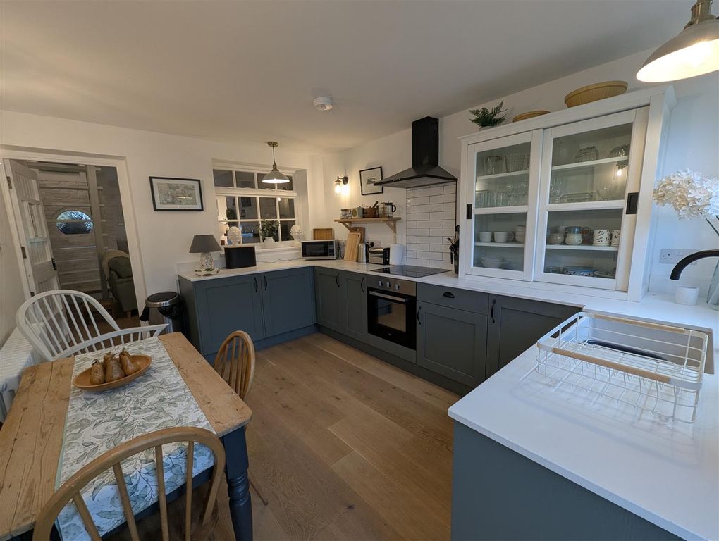 Property photo 2 of 21 Kitchen