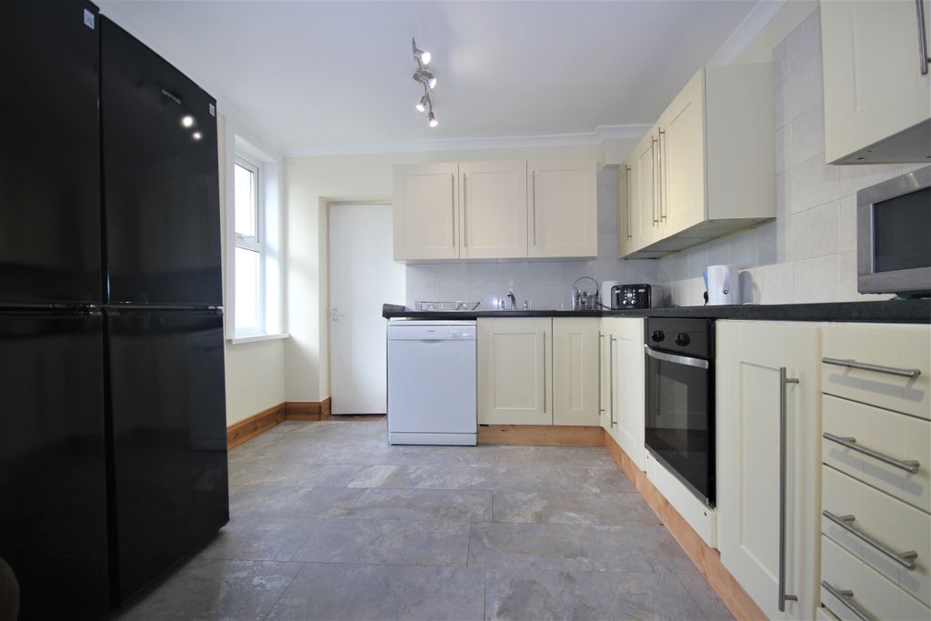 Property photo 3 of 29 Img_4421