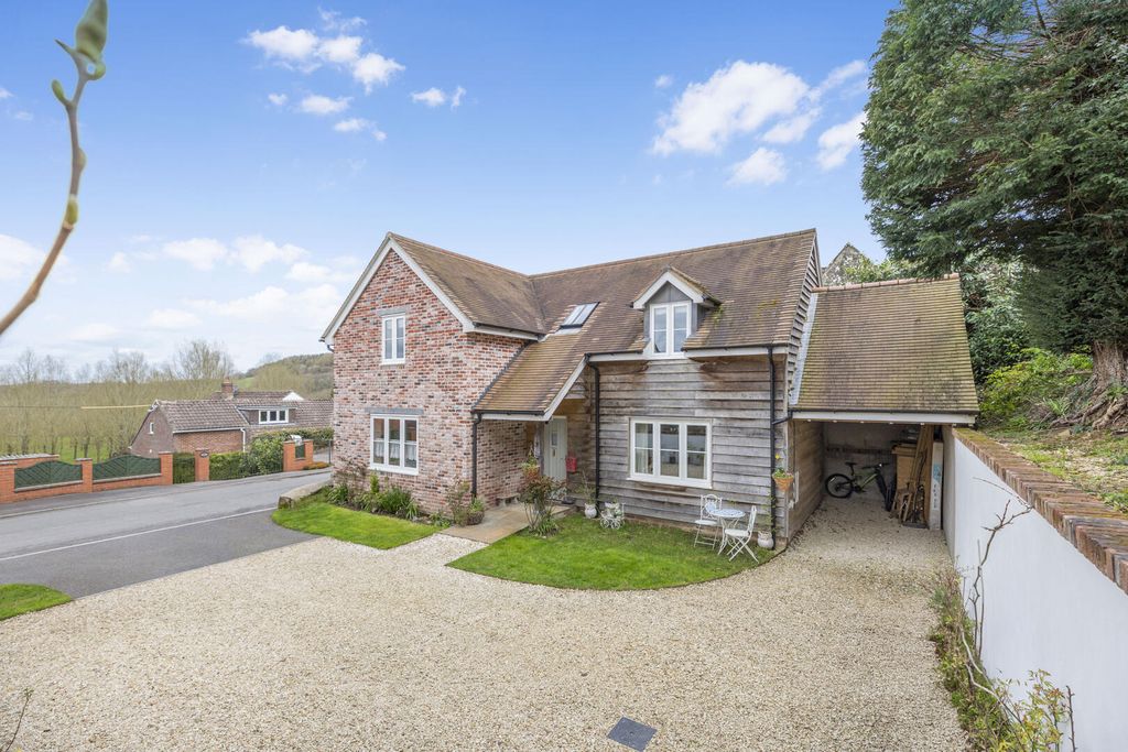 Property photo 1 of 22 Front (Exterior)