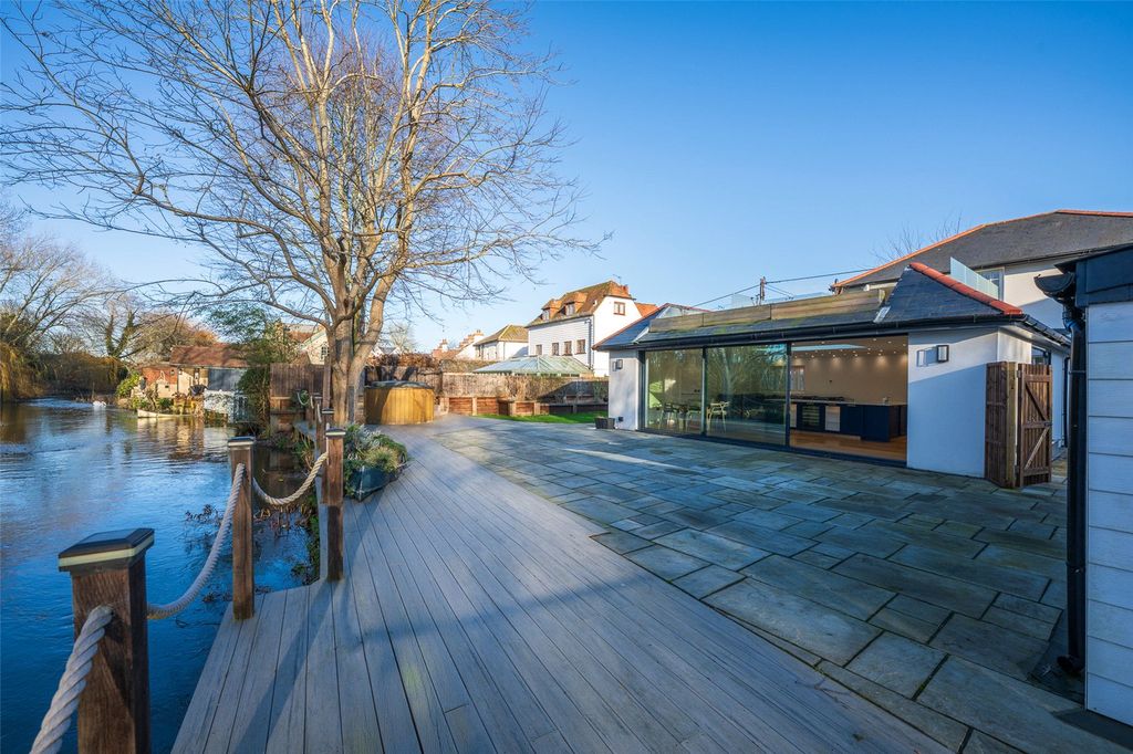 Property photo 2 of 29 Picture No. 49