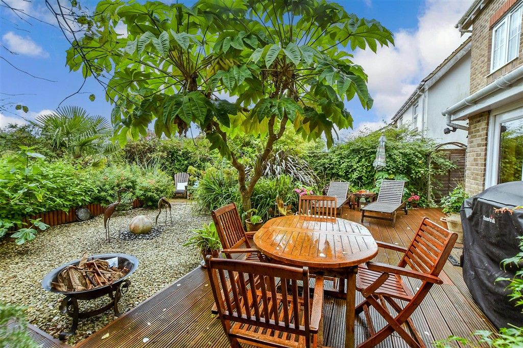 Property photo 3 of 20 Patio / Decking